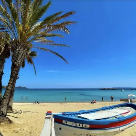 St Clair Avec Terrasse Saint Clair, A Deux Pas De La De St Clair, Au Calme, Equipe, Clim, Wifi Fibre, Tv Connectee, Lave Linge, Lave Vaisselle, Place De Parking Et Plus, Serviettes Et Draps Fournis * Le Lavandou
