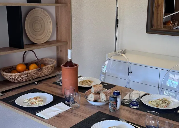 Et Sa Jolie Terrasse Saint Clair, A Deux Pas De La De St Clair, Au Calme, équipé, Clim, Wifi Fibre, Tv Connectée, Lave Linge, Lave Vaisselle, Place De Parking Et Plus, Serviettes Et Draps Fournis