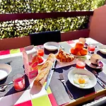 St Clair Avec Terrasse Saint Clair, A Deux Pas De La De St Clair, Au Calme, Equipe, Clim, Wifi Fibre, Tv Connectee, Lave Linge, Lave Vaisselle, Place De Parking Et Plus, Serviettes Et Draps Fournis Le Lavandou
