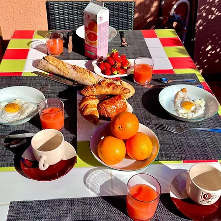 Et Sa Jolie Terrasse Saint Clair, A Deux Pas De La De St Clair, Au Calme, Equipe, Clim, Wifi Fibre, Tv Connectee, Lave Linge, Lave Vaisselle, Place De Parking Et Plus, Serviettes Et Draps Fournis *