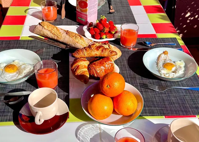 St Clair Avec Terrasse Saint Clair, A Deux Pas De La De St Clair, Au Calme, Equipe, Clim, Wifi Fibre, Tv Connectee, Lave Linge, Lave Vaisselle, Place De Parking Et Plus, Serviettes Et Draps Fournis *